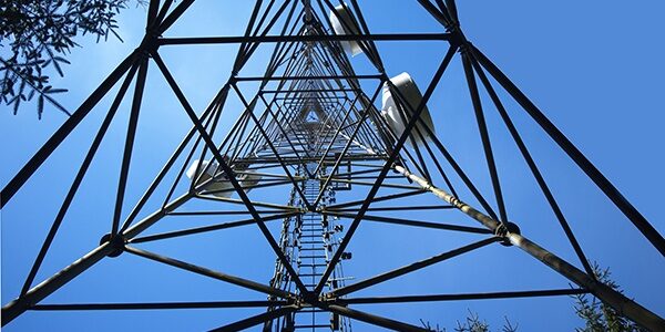 Alistair MCIntyre-antenne-relais