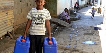 Kawéni_Kids_at_Work