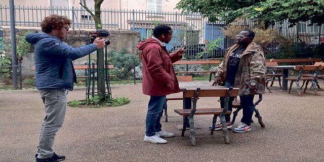 Benjamin Piat derrière la caméra, deux livreurs dans leurs rôles d’acteurs. Benjamin-Piat-derriere-la-camera-deux-livreurs-dans-leurs-roles-dacteurs.