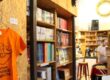 « On a du rhum martiniquais pas mauvais, un rhum arrangé qu’a du succès, une tireuse comme dans un vrai bar … » Et plein de BD humoristiques à vendre. Bienvenue au bar-librairie des éditions Rouquemoute, 6 allée Susan B Anthony, à Nantes.